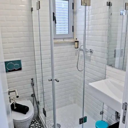 Apartment Expresso Martinis In By Misha's Place 4c Lisbon